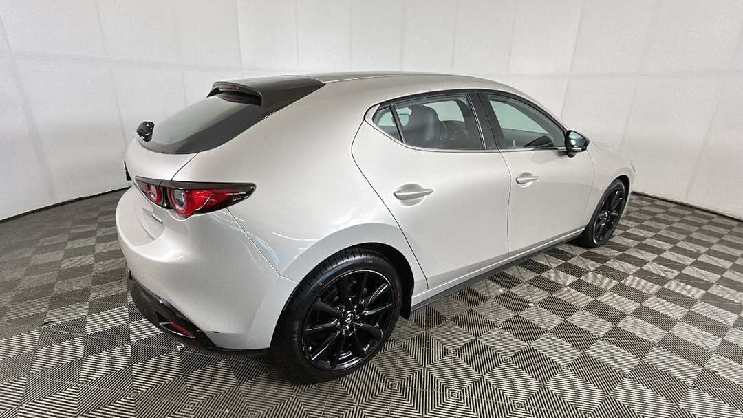 2024 MAZDA Mazda3 2.5 S Select Sport - Image 3