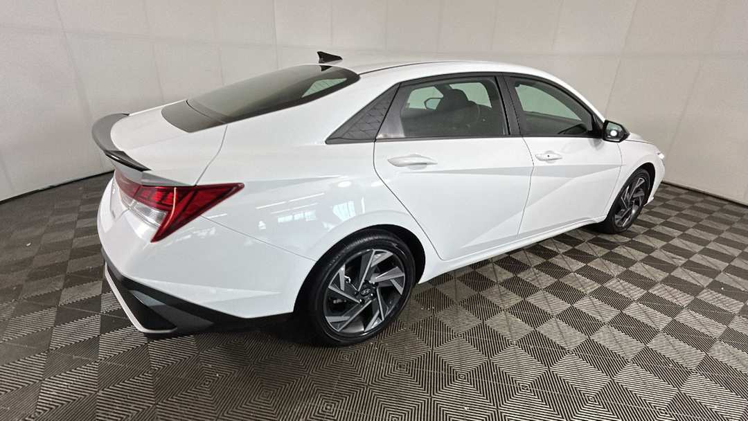 2025 Hyundai Elantra Hybrid SEL Sport - Image 3