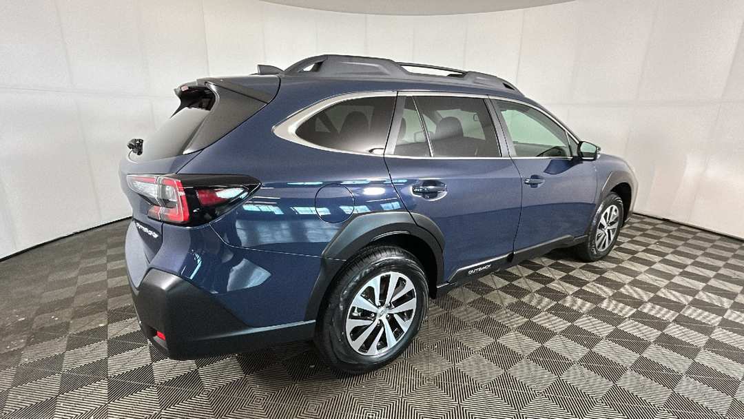 2025 Subaru Outback Premium - Image 3