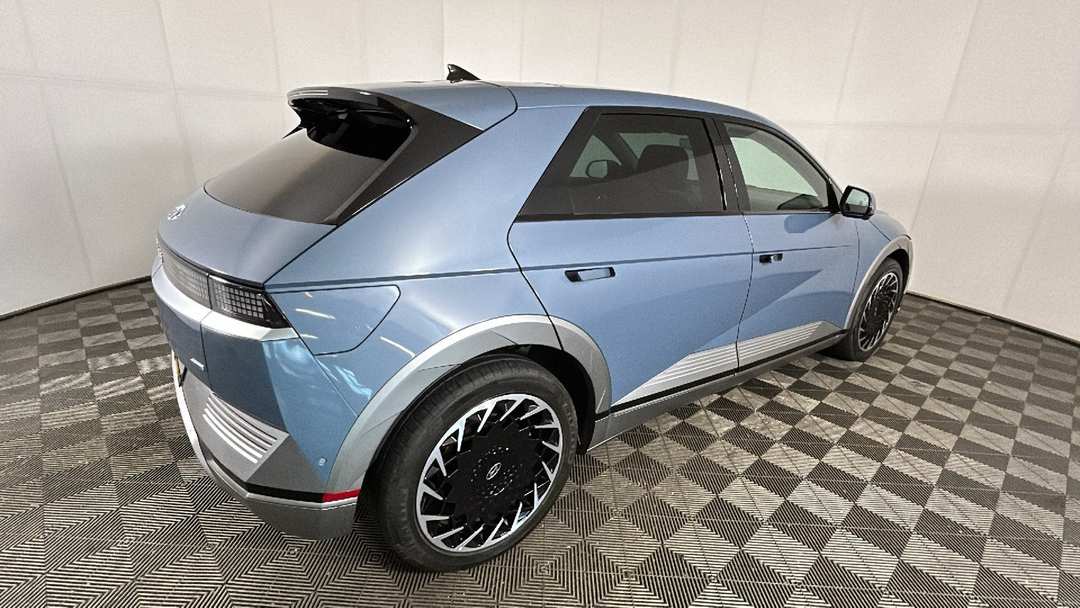 2023 Hyundai Ioniq 5 Limited - Image 3
