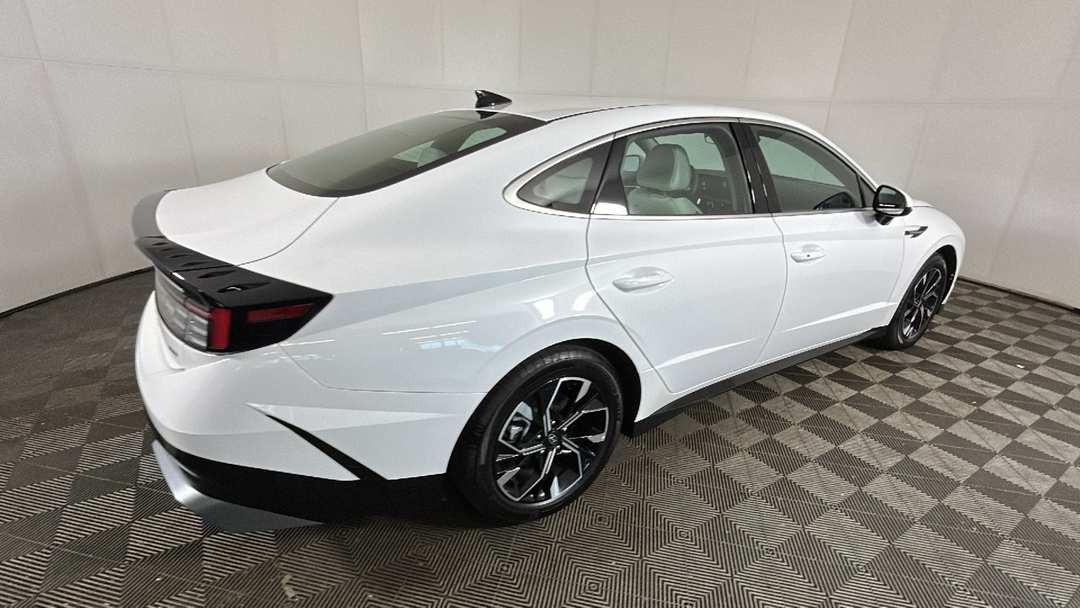 2024 Hyundai Sonata SEL - Image 3