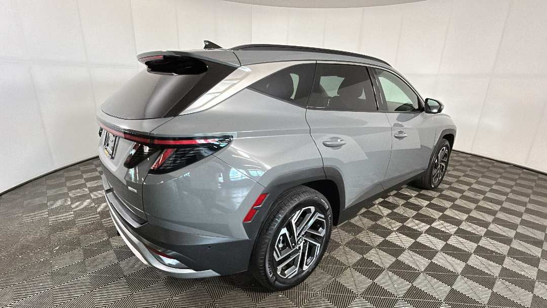 2025 Hyundai Tucson Limited - Image 3