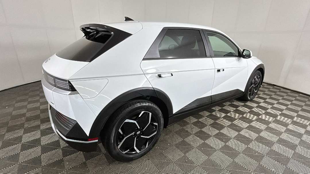 2023 Hyundai Ioniq 5 SEL - Image 3