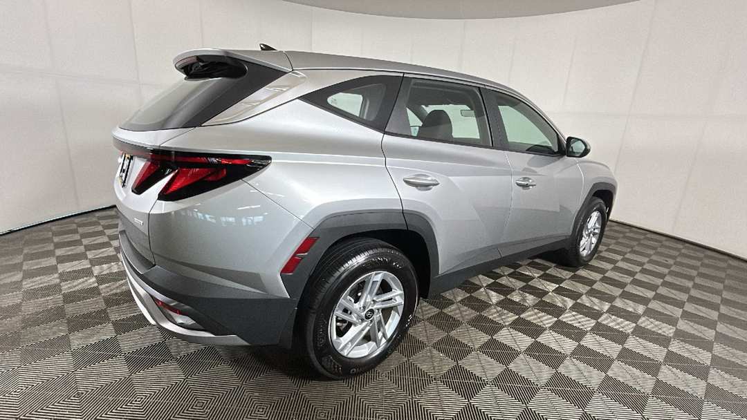2026 Hyundai Tucson SE - Image 3