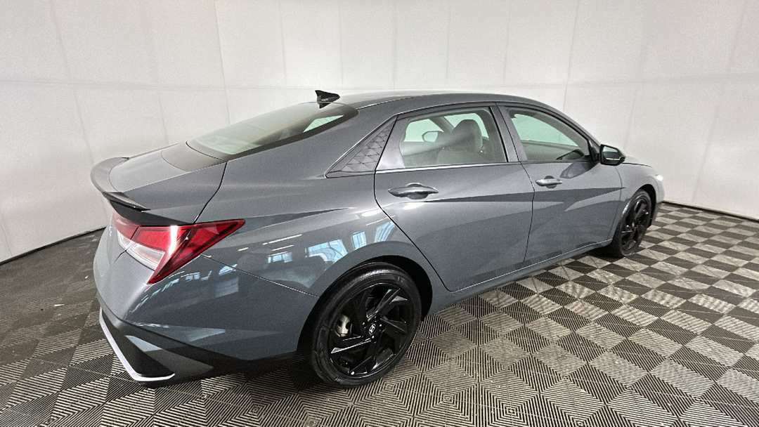 2026 Hyundai Elantra SEL Sport - Image 3