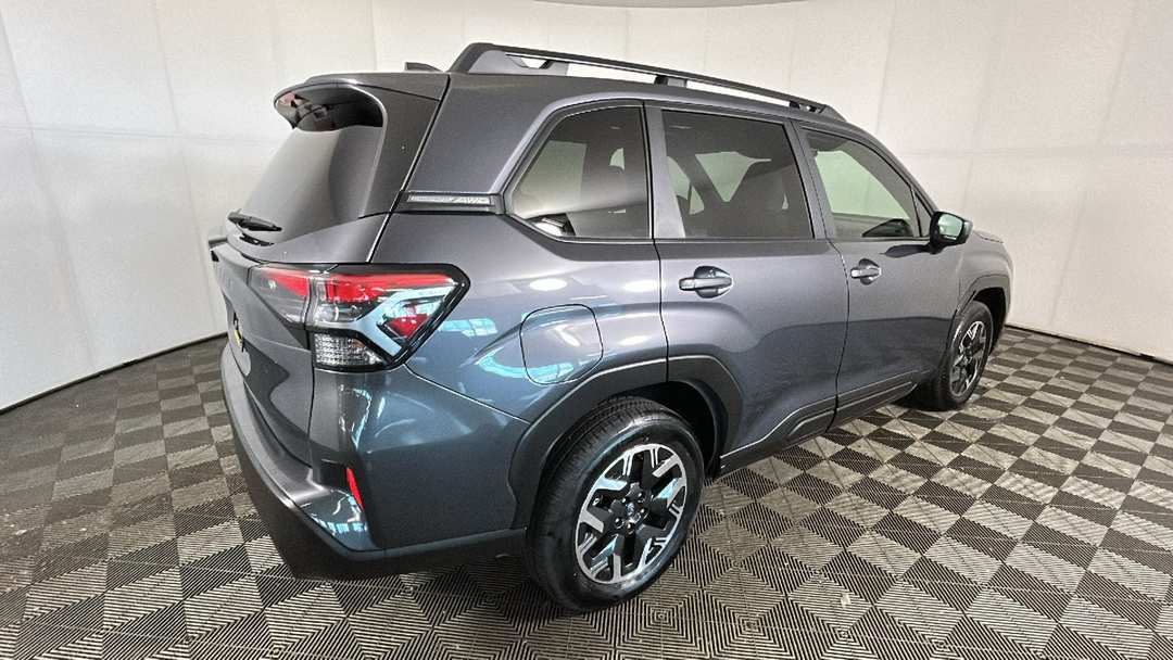 2025 Subaru Forester Premium - Image 3