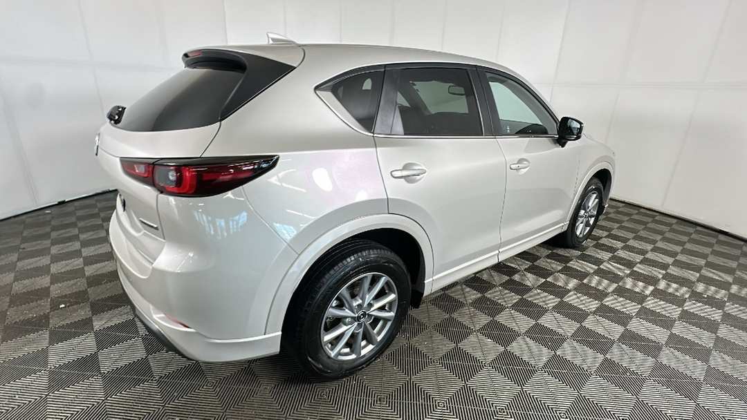 2025 MAZDA CX-5 2.5 S Preferred Package - Image 3