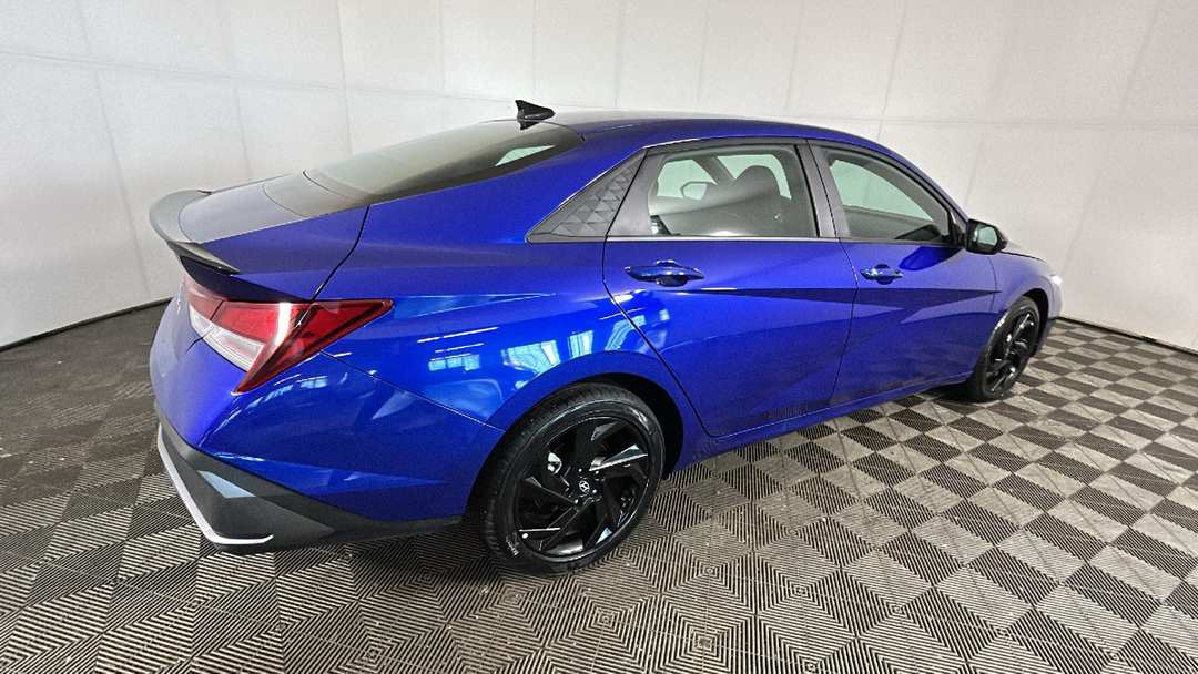 2026 Hyundai Elantra SEL Sport - Image 3