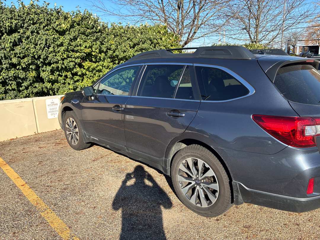 2015 Subaru Outback 3.6R - Image 3