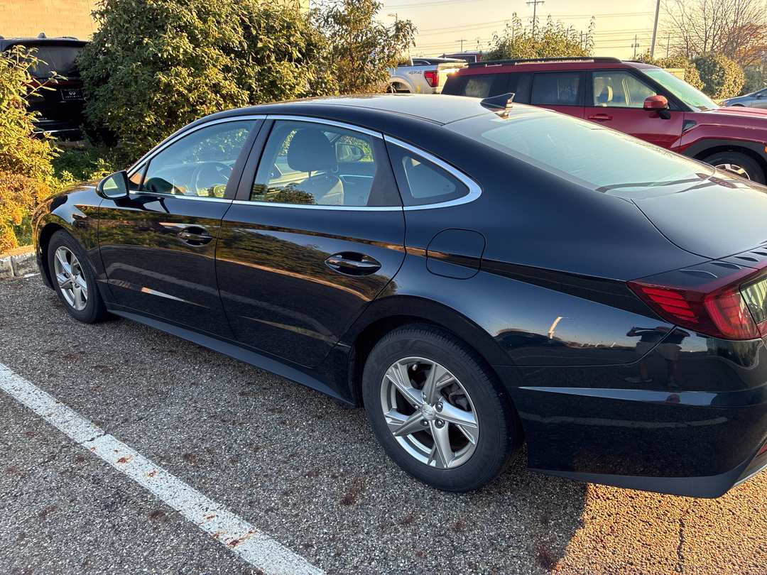 2022 Hyundai Sonata SE - Image 3