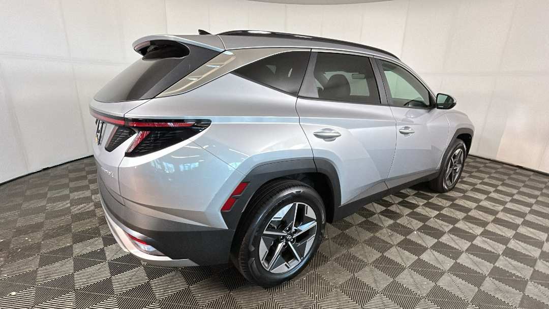 2025 Hyundai Tucson Hybrid SEL Convenience - Image 3