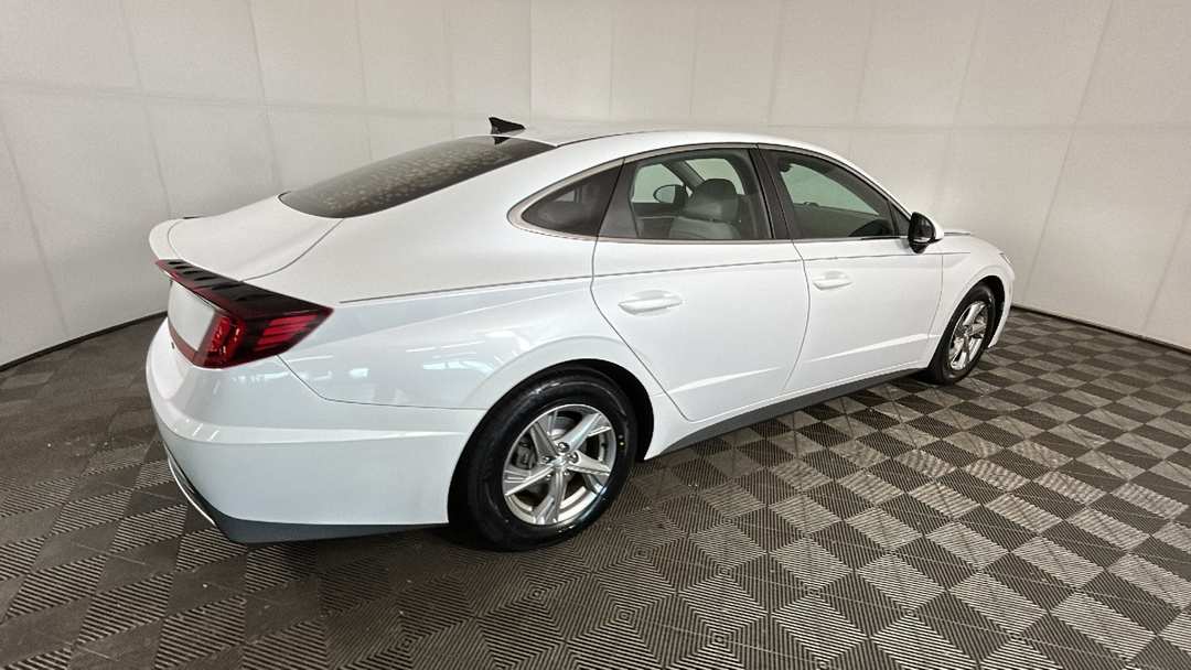 2020 Hyundai Sonata SE - Image 3