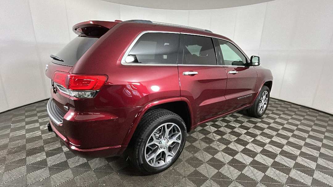 2021 Jeep Grand Cherokee Overland - Image 3