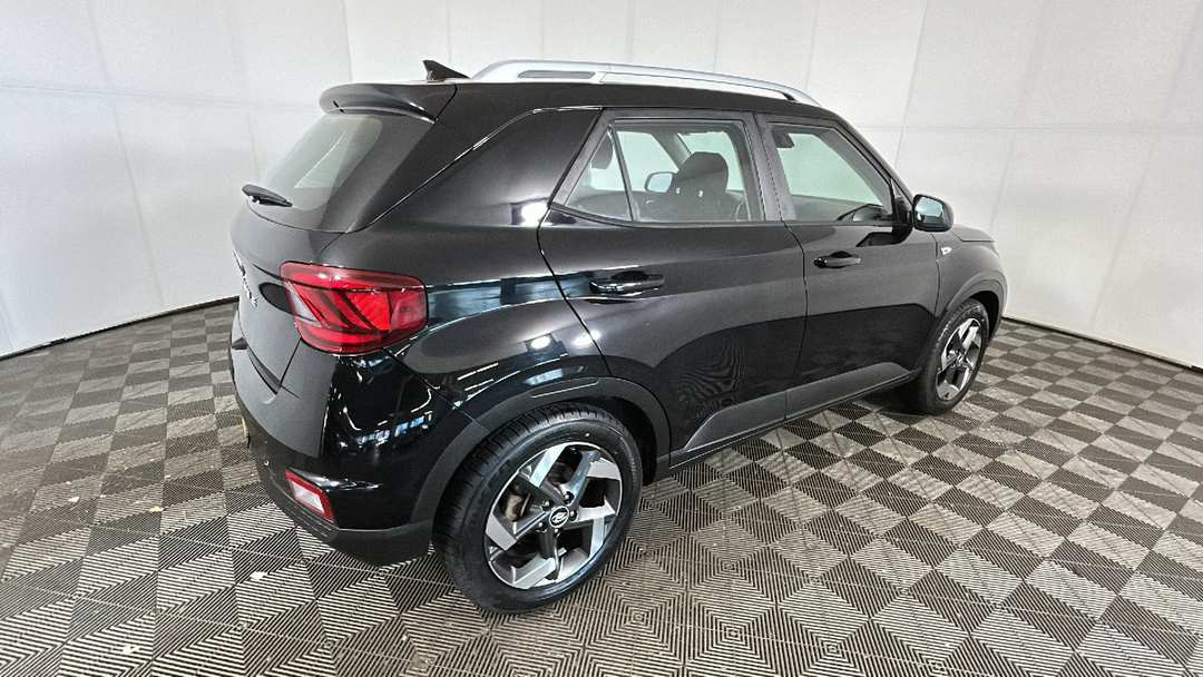 2021 Hyundai Venue SEL - Image 3