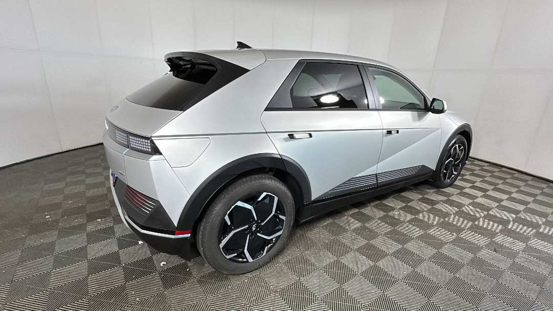 2024 Hyundai Ioniq 5 SEL - Image 3