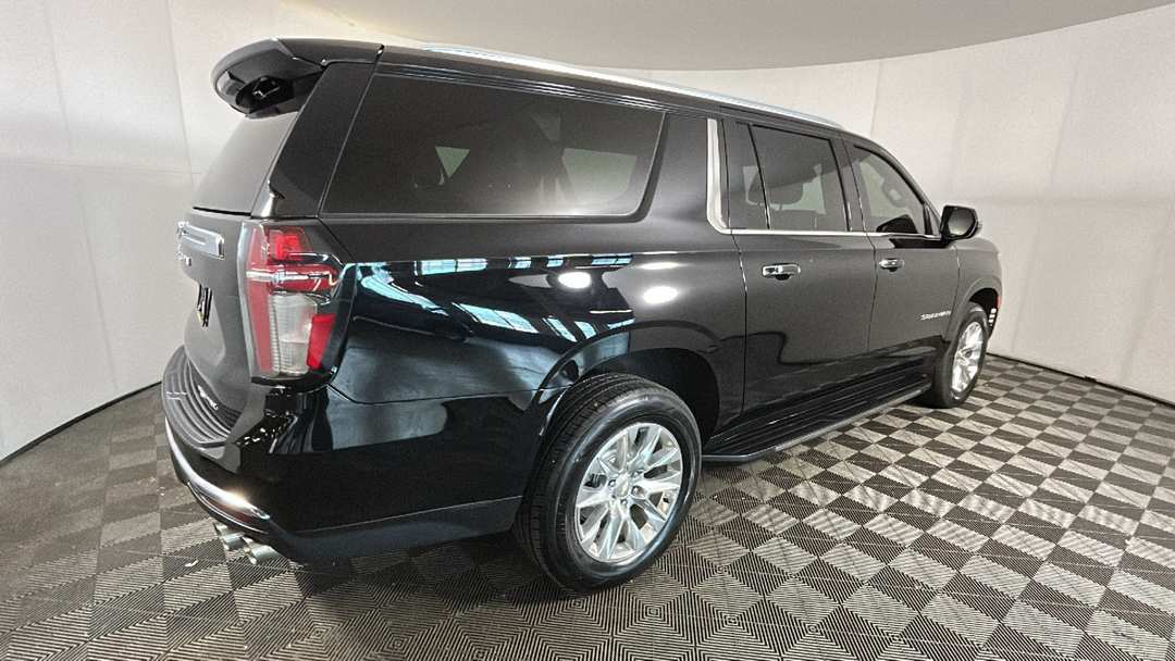 2022 Chevrolet Suburban Premier - Image 3