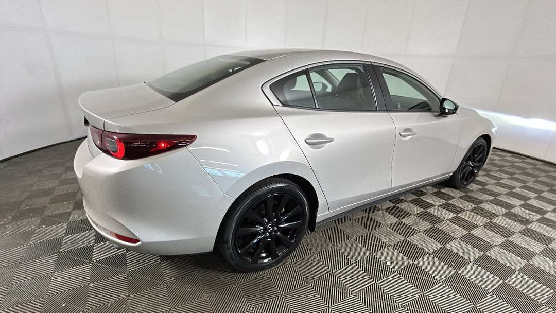 2024 MAZDA Mazda3 2.5 S Select Sport - Image 3