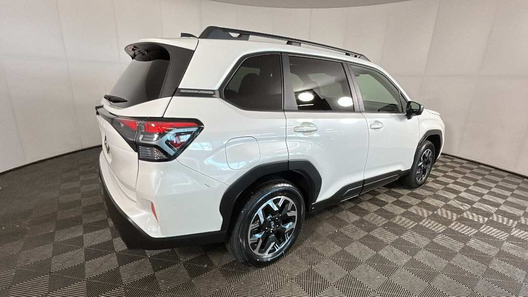 2025 Subaru Forester Premium - Image 3