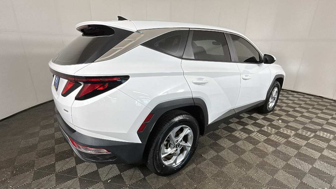 2024 Hyundai Tucson SE - Image 3