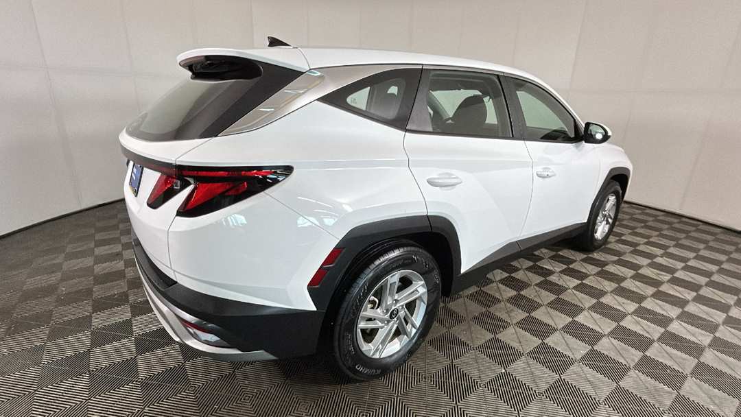 2025 Hyundai Tucson SE - Image 3