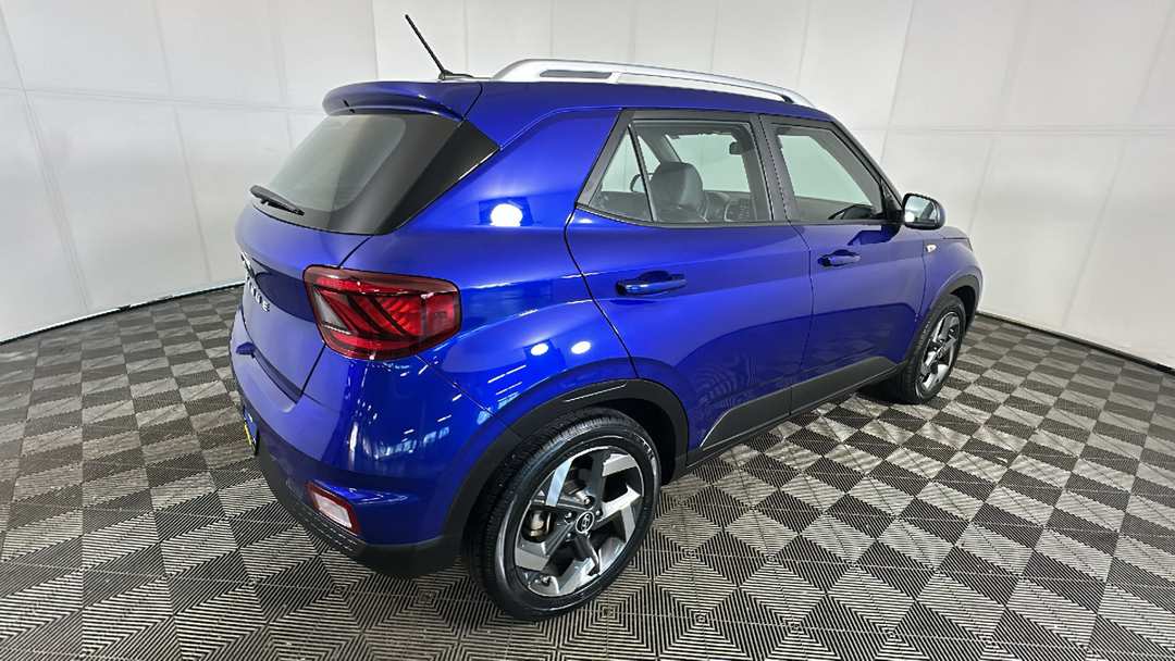 2023 Hyundai Venue Limited - Image 3