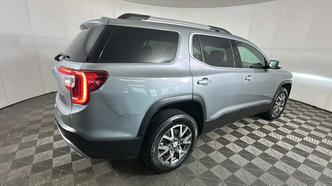2023 GMC Acadia SLE - Image 3