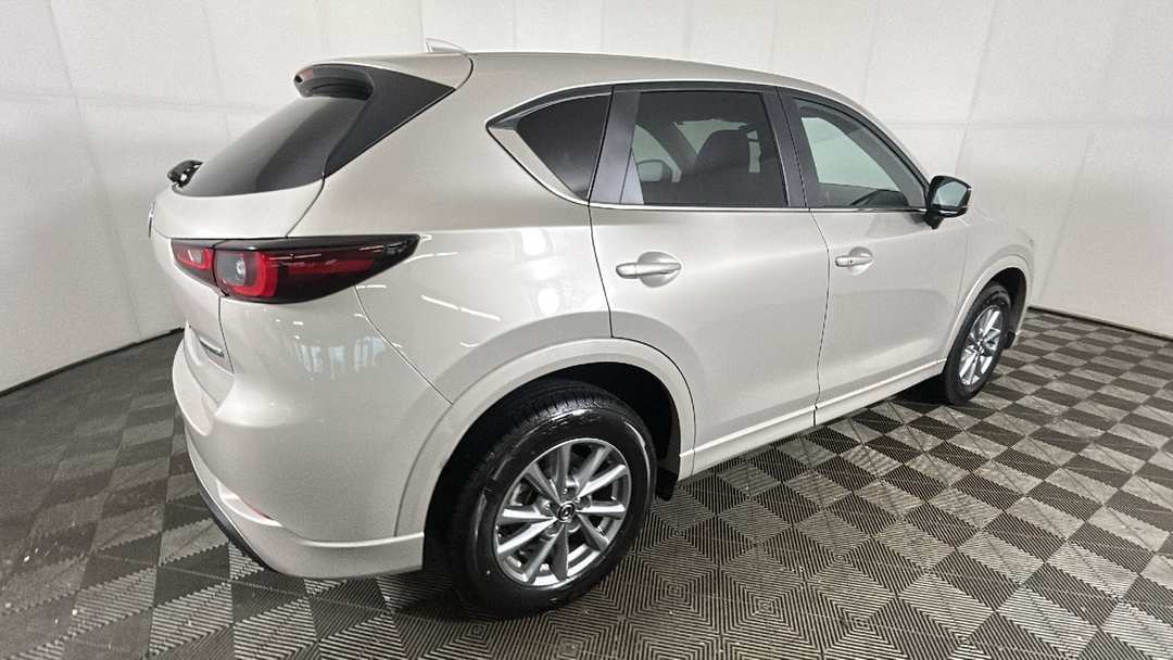 2025 MAZDA CX-5 2.5 S Preferred Package - Image 3