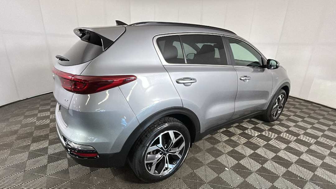 2022 Kia Sportage EX - Image 3