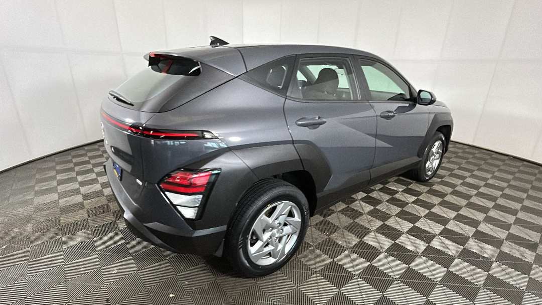 2024 Hyundai Kona SE - Image 3