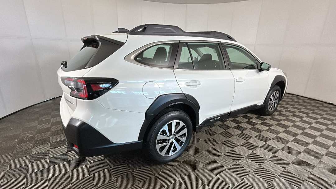 2024 Subaru Outback 2.5i - Image 3