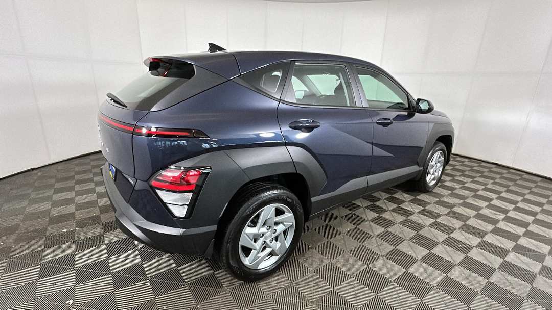 2025 Hyundai Kona SE - Image 3