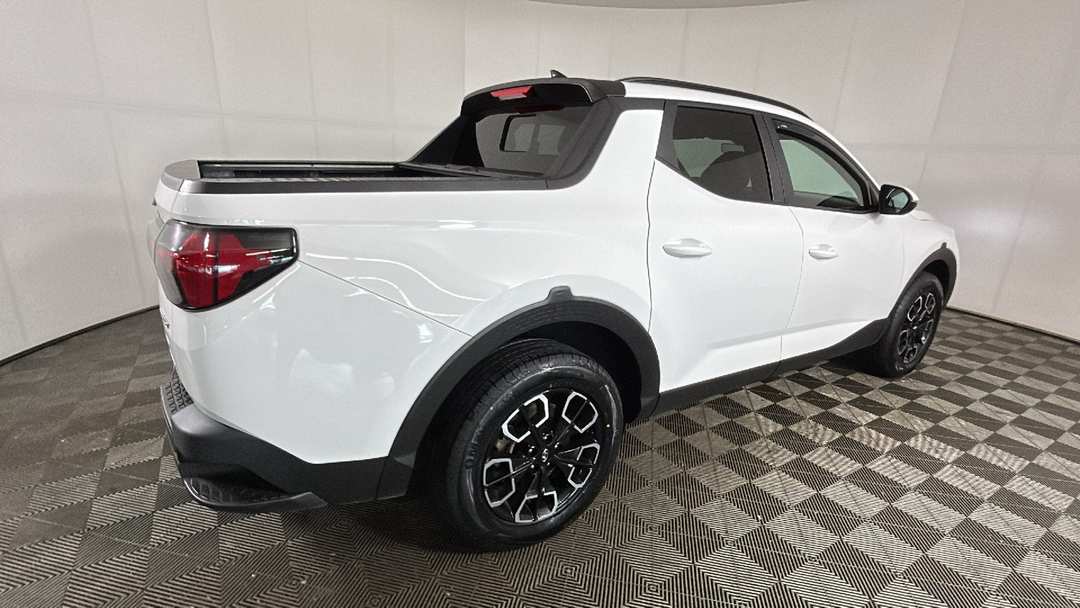 2023 Hyundai Santa Cruz SEL Premium - Image 3