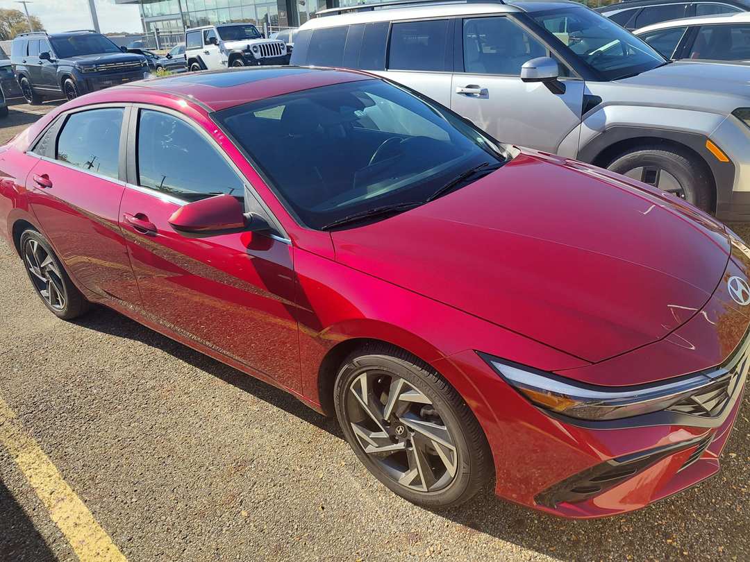2024 Hyundai Elantra SEL - Image 3