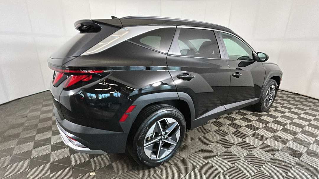 2025 Hyundai Tucson SEL - Image 3