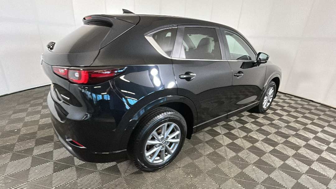 2025 MAZDA CX-5 2.5 S Preferred Package - Image 3